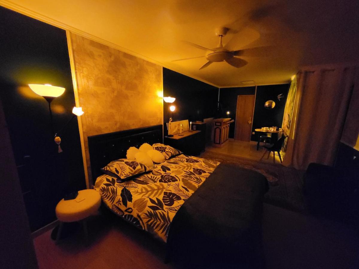 Choisy Le Jacuzzi Bed & Breakfast Bagian luar foto