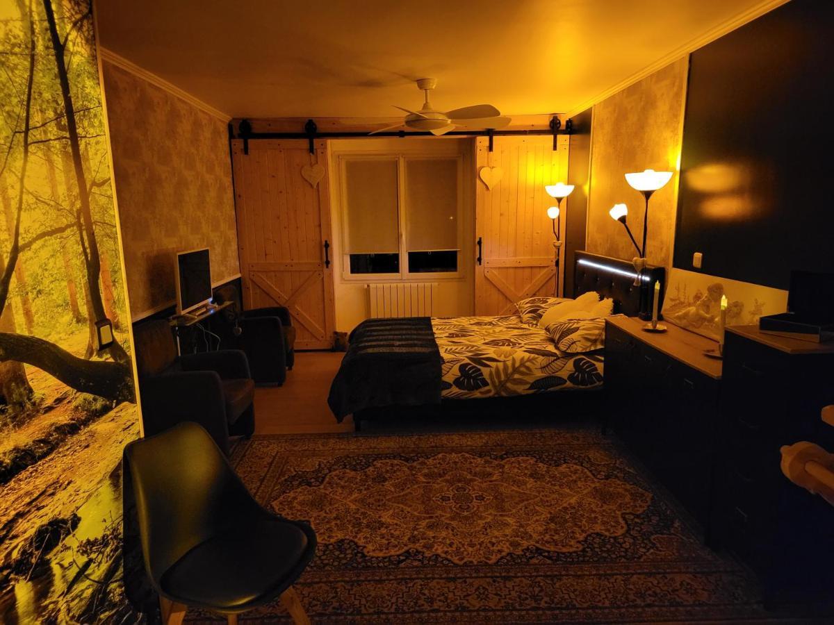 Choisy Le Jacuzzi Bed & Breakfast Bagian luar foto